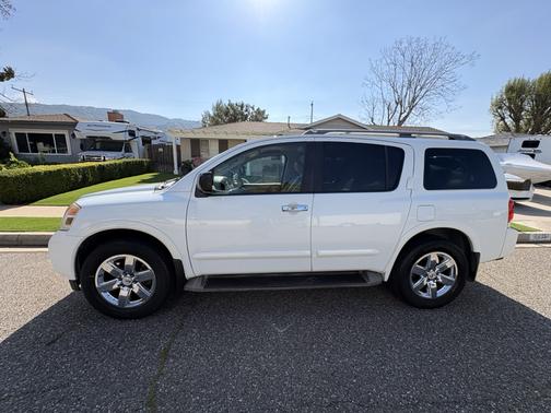 2013 Nissan Armada SV