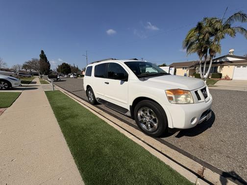 2013 Nissan Armada SV