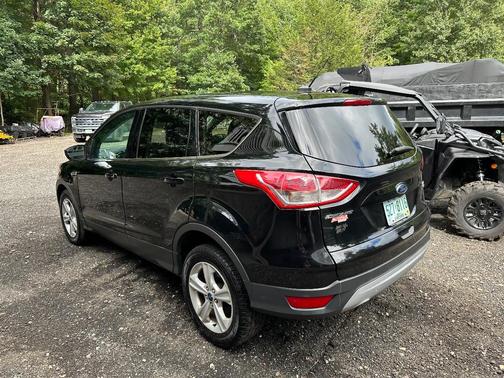 Black 2016 Ford Escape SE