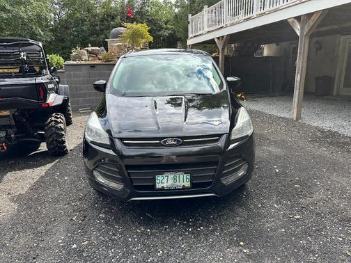 Black 2016 Ford Escape SE