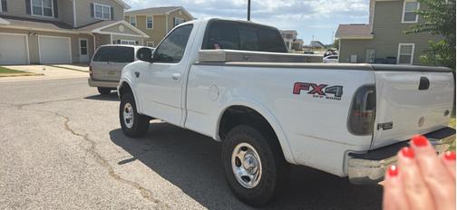 White 1999 Ford F-150 XLT