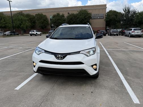 2017 Toyota RAV4 SE