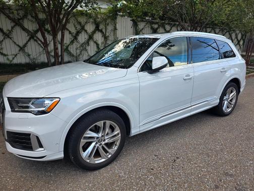 White 2020 Audi Q7 45 Premium Plus