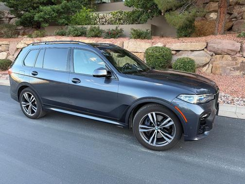 Gray 2020 BMW X7 M50i