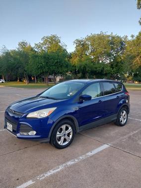 Blue 2013 Ford Escape SE
