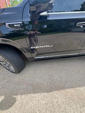 Black 2024 GMC Yukon Denali Ultimate