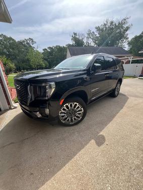 Black 2024 GMC Yukon Denali Ultimate