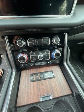 Black 2024 GMC Yukon Denali Ultimate