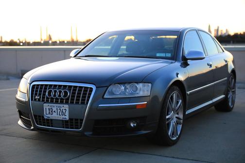2007 Audi S8 5.2