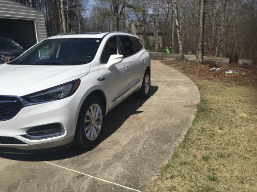 Photo 5 of 6 of 2020 Buick Enclave Essence