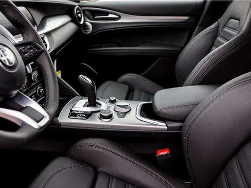 2023 Alfa Romeo Stelvio Veloce