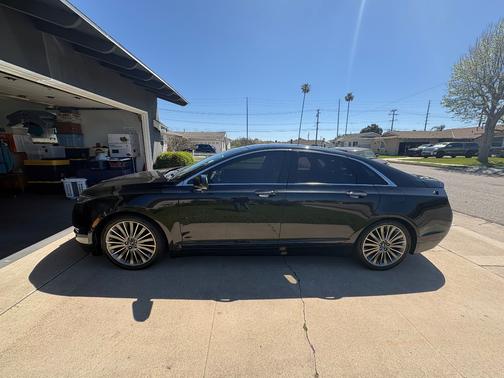 2013 Lincoln MKZ Hybrid Base