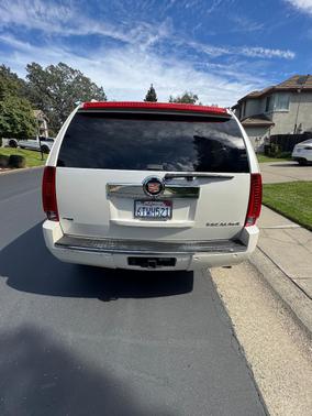 White 2011 Cadillac Escalade Premium