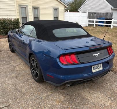 2022 Ford Mustang EcoBoost