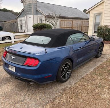 2022 Ford Mustang EcoBoost