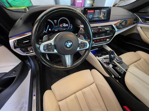 Blue 2018 BMW 540 i