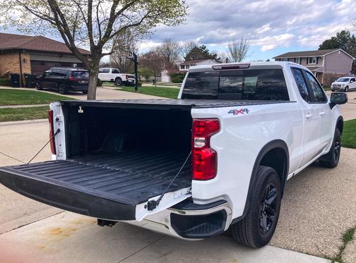 White 2022 Chevrolet Silverado 1500 LT