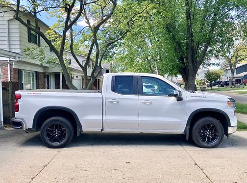 White 2022 Chevrolet Silverado 1500 LT