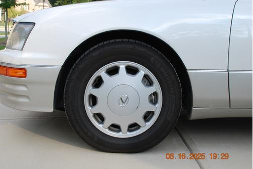 1996 Lexus LS 400 Base