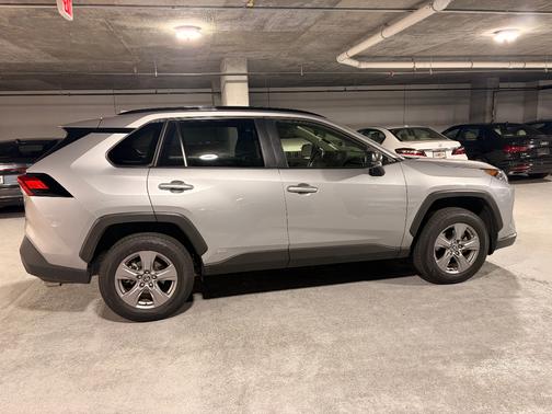 2022 Toyota RAV4 Hybrid LE