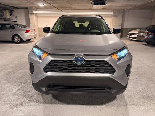 2022 Toyota RAV4 Hybrid LE