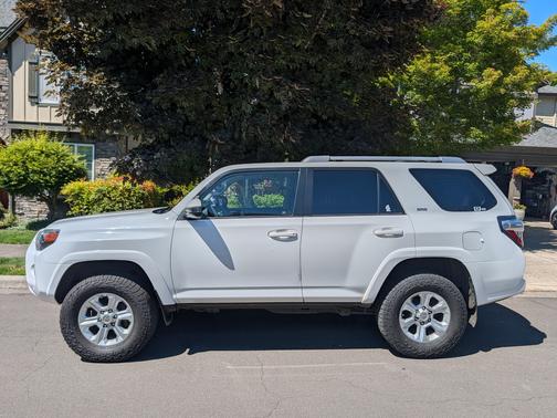 White 2016 Toyota 4Runner SR5