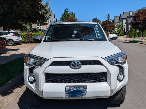 White 2016 Toyota 4Runner SR5
