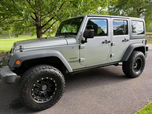 Silver 2013 Jeep Wrangler Unlimited Sport