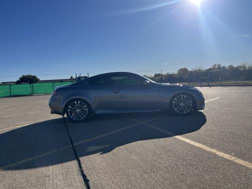 2014 INFINITI Q60 Sport