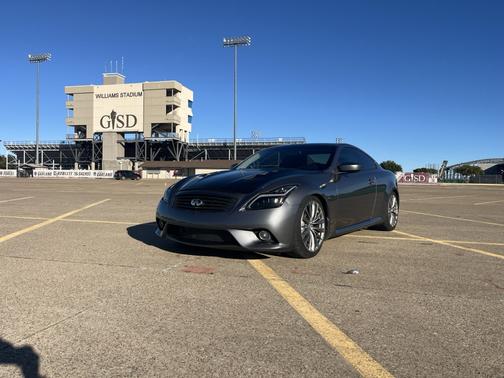 2014 INFINITI Q60 Sport