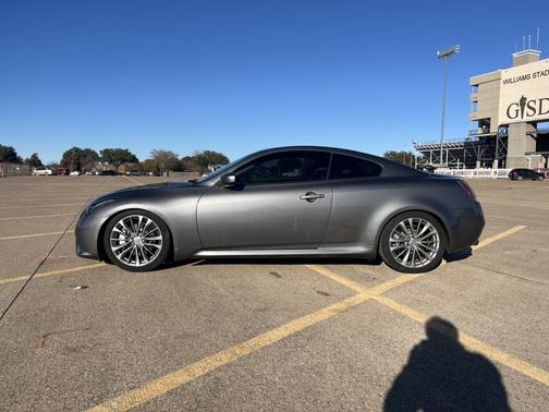 2014 INFINITI Q60 Sport