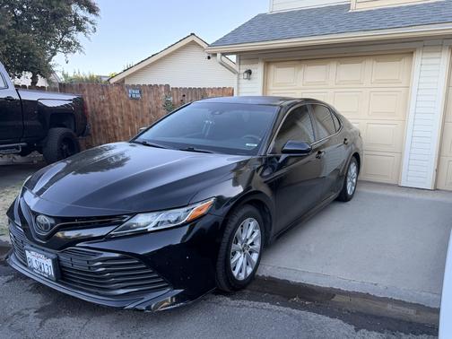 Black 2018 Toyota Camry LE