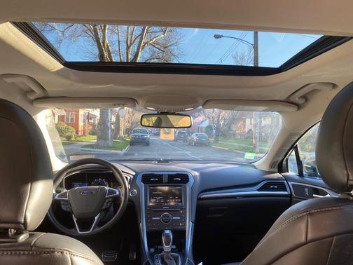 Photo 5 of 11 of 2016 Ford Fusion Titanium
