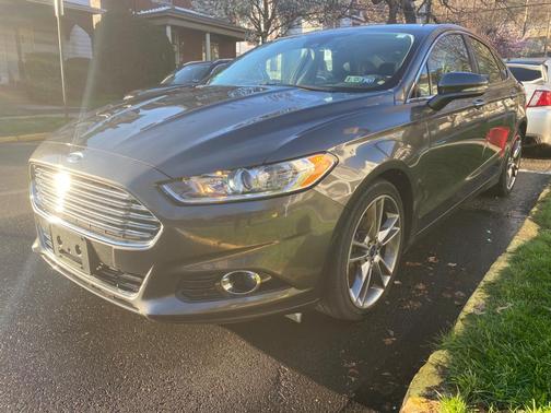 Photo 3 of 11 of 2016 Ford Fusion Titanium