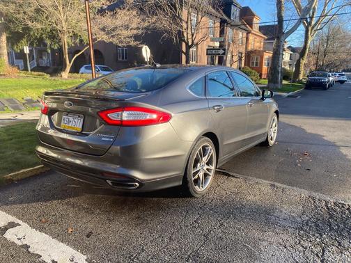Photo 4 of 11 of 2016 Ford Fusion Titanium