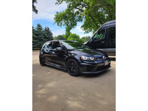2015 Volkswagen Golf R 4-Door