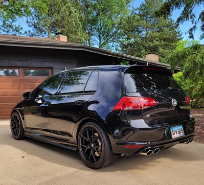 2015 Volkswagen Golf R 4-Door