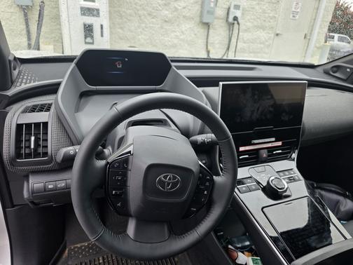 2025 Toyota bZ4X Limited