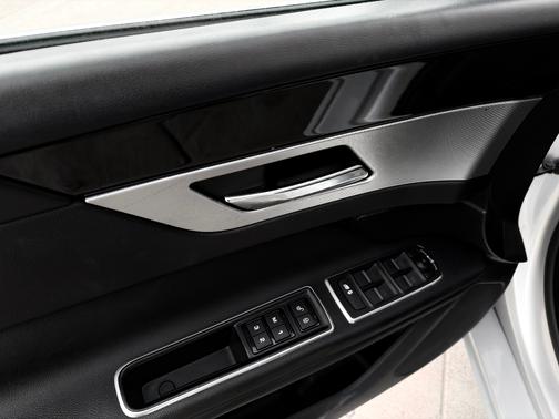 2017 Jaguar XF 35t Premium