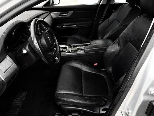 2017 Jaguar XF 35t Premium
