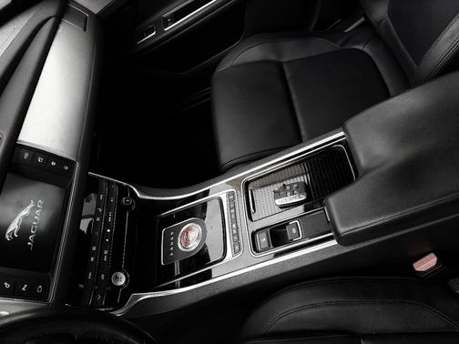 2017 Jaguar XF 35t Premium