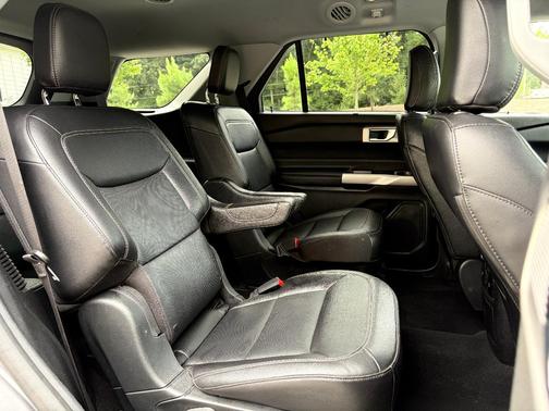 Gray 2023 Ford Explorer Limited