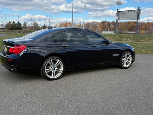 2011 BMW 740 i