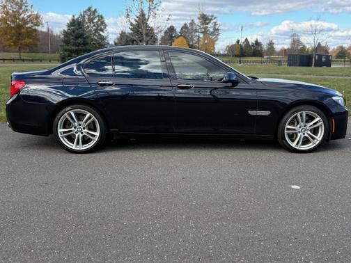 2011 BMW 740 i