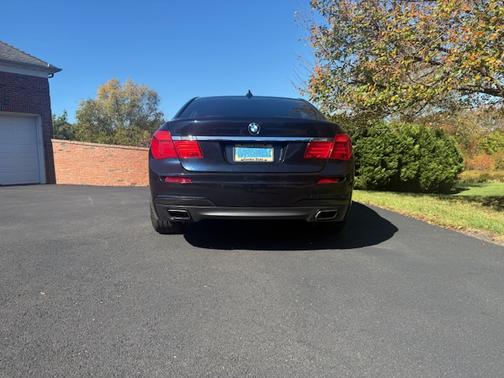 2011 BMW 740 i
