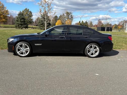 2011 BMW 740 i