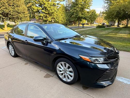 Green 2018 Toyota Camry LE