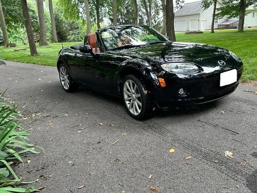 Black 2006 Mazda MX-5 Miata Grand Touring