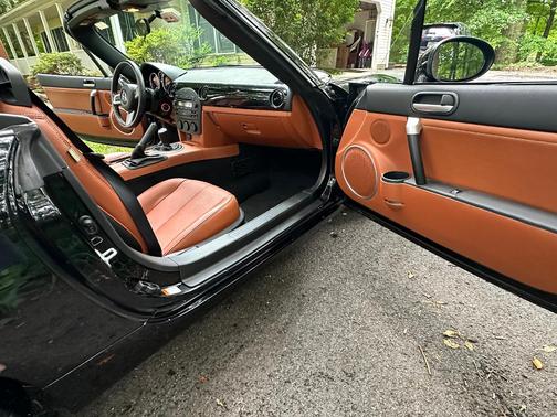 Black 2006 Mazda MX-5 Miata Grand Touring