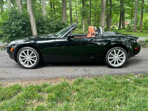Black 2006 Mazda MX-5 Miata Grand Touring